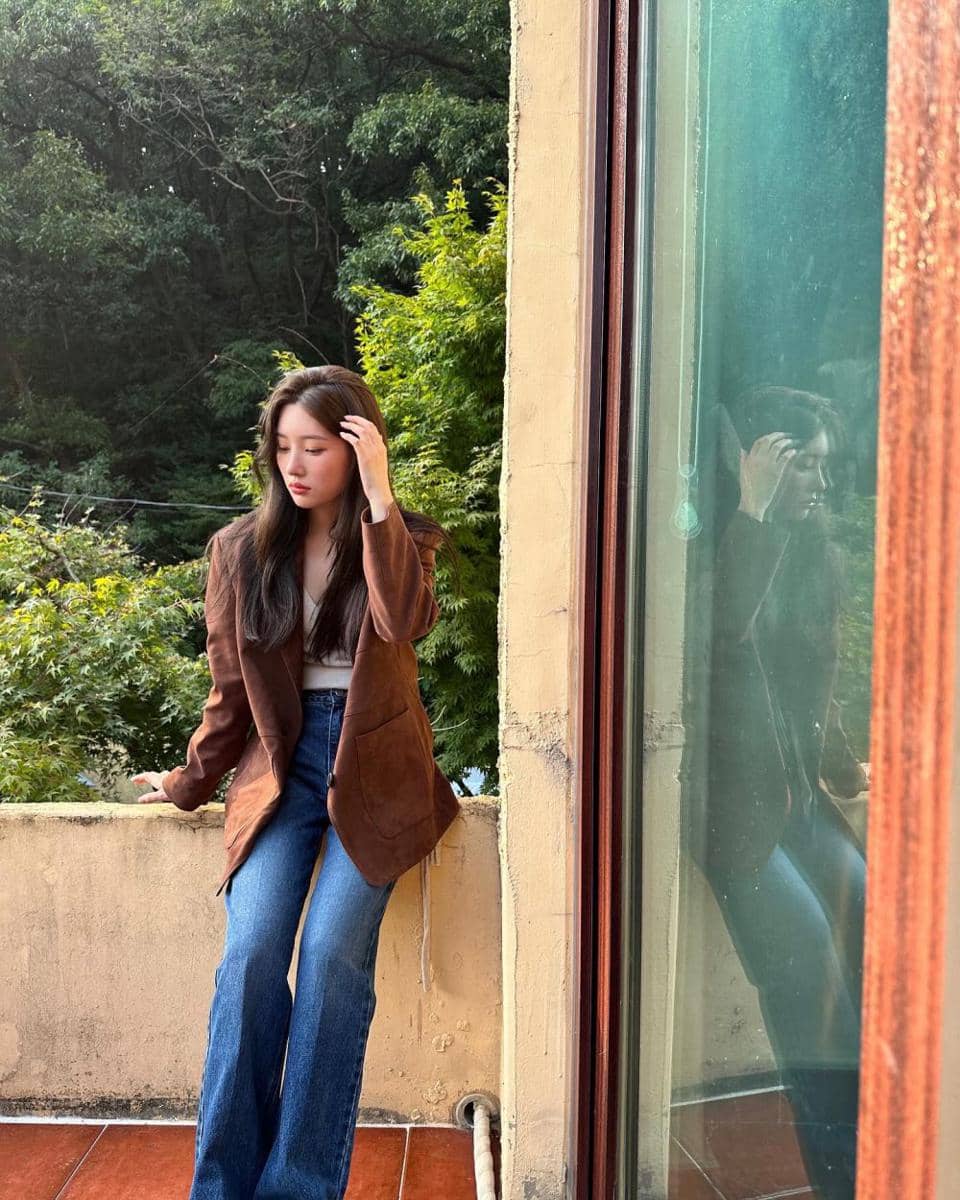 Jung Chae Yeon (instagram.com/j_chaeyeoni)