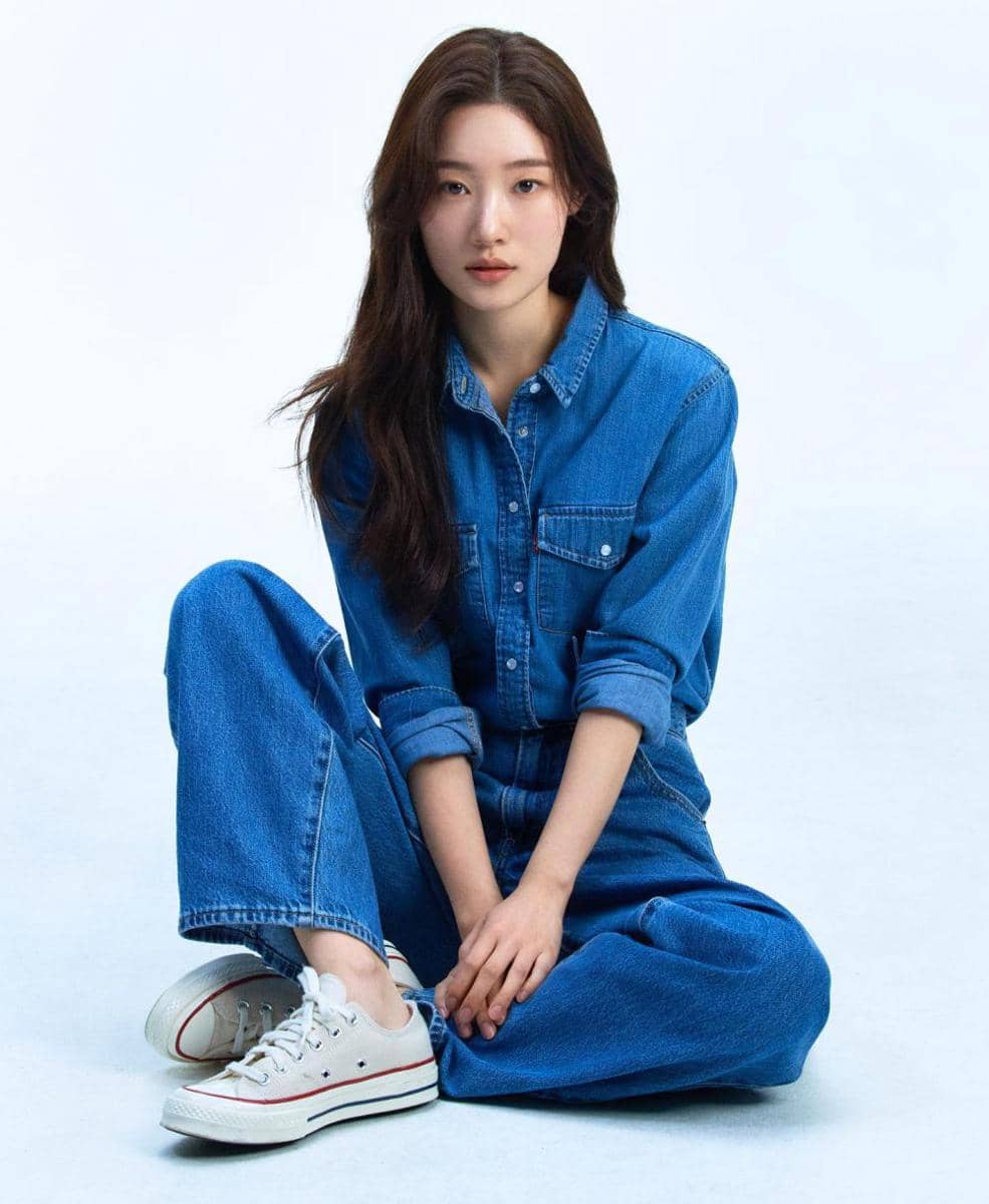 Jung Chae Yeon (instagram.com/j_chaeyeoni)