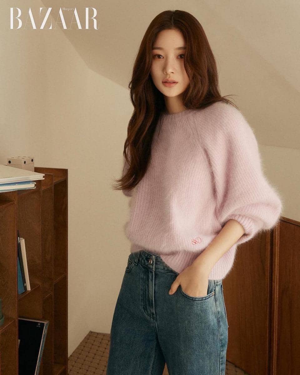 Jung Chae Yeon (instagram.com/j_chaeyeoni)
