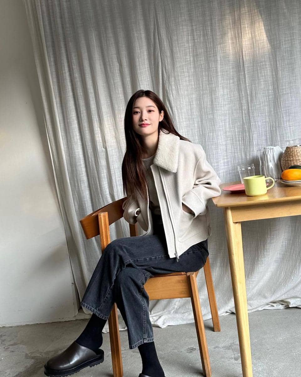 Jung Chae Yeon (instagram.com/j_chaeyeoni)