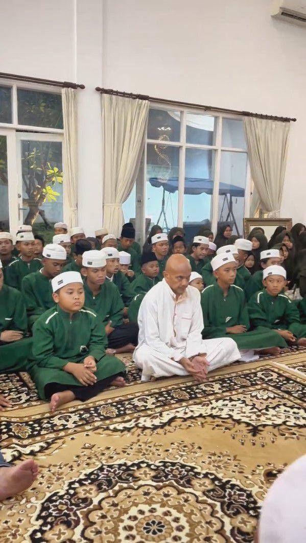 potret syukuran rumah baru Angbeen Rishi (instagram.com/angbeenrishi)