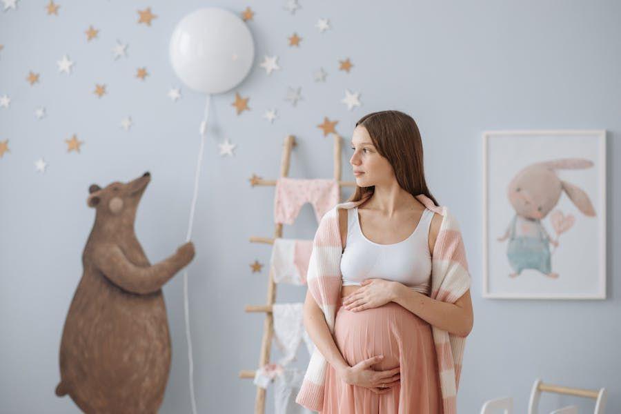 30 Ide Caption Maternity Photo, Penuh Kebahagiaan Menanti Buah Hati