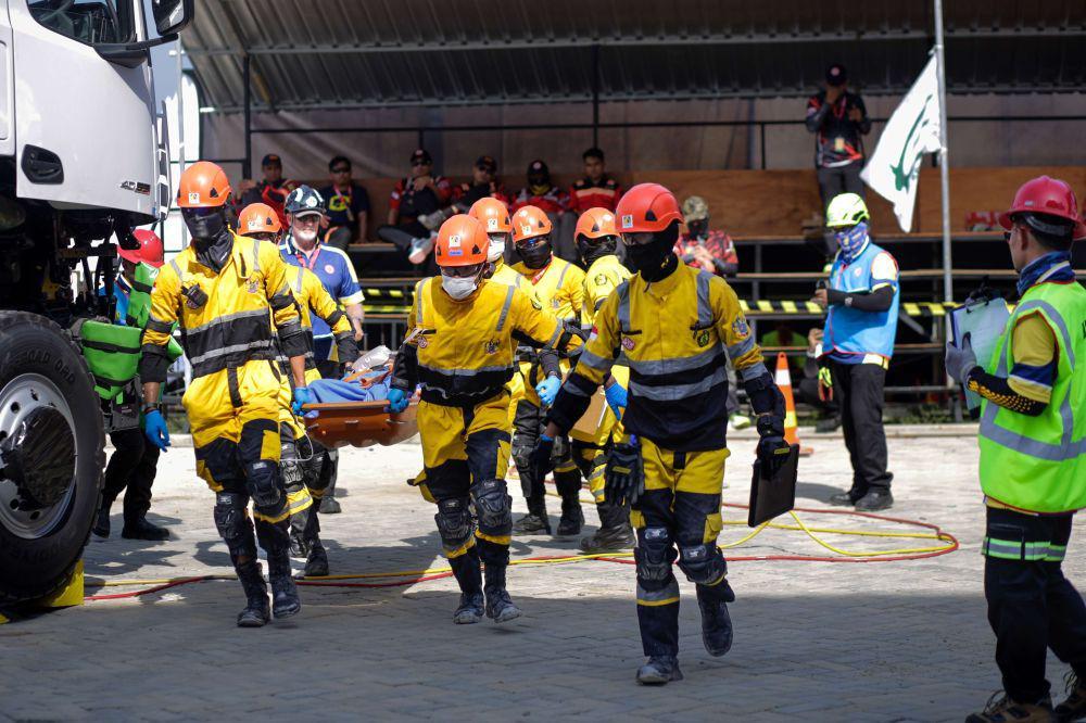 Peserta IFRC ke-21 Berlomba dalam Tiga Tantangan Keselamatan