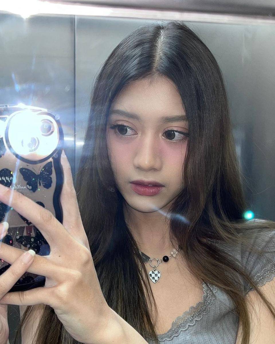 Devi KLP48 (instagram.com/ningtaradevi)