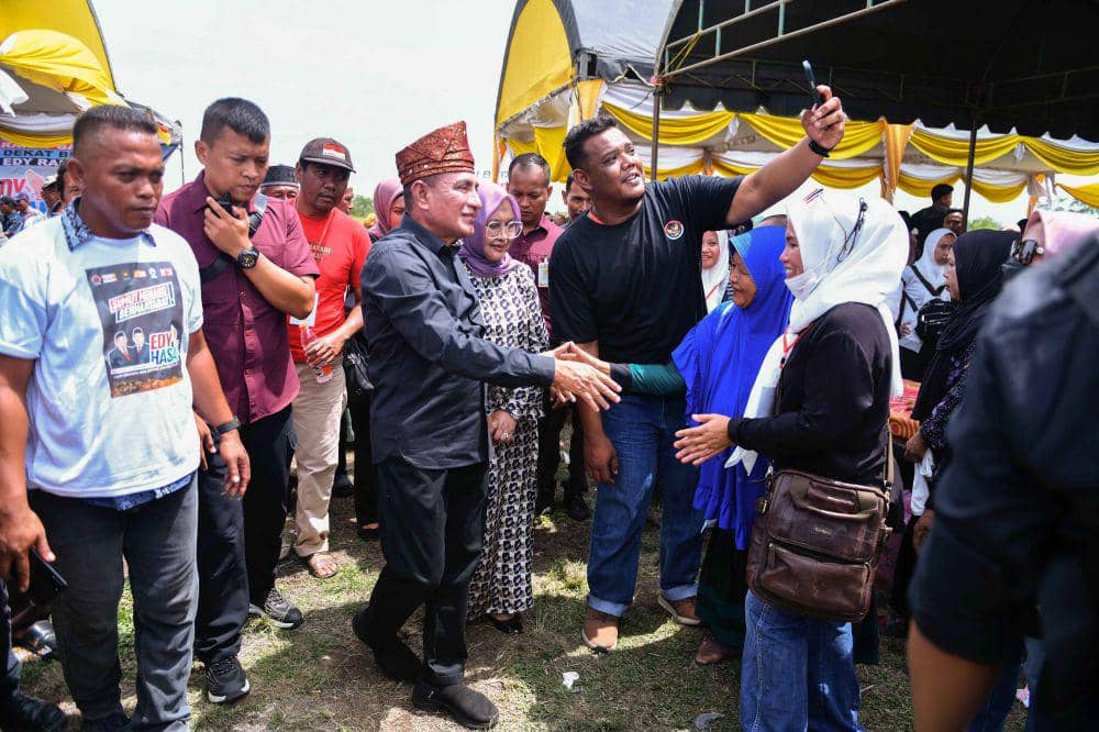 Calon Gubernur Sumatra Utara nomor urut 1 Edy Rahmayadi saat berkampanye di Kabupaten Batubara, Jumat (25/10/2024). (Tim ER-HB)