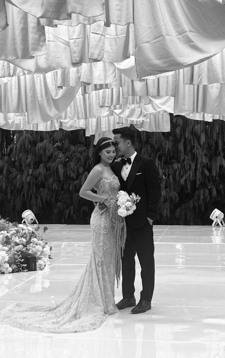 Gaya Mitzi Abigail di Resepsi Nikah dengan Ginting (instagram.com/jessicaboediardjo)