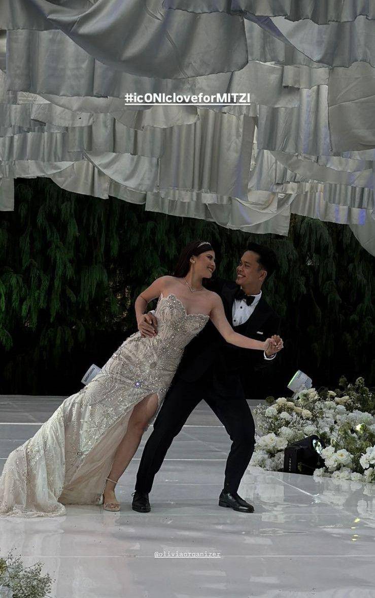 Gaya Mitzi Abigail di Resepsi Nikah dengan Ginting (instagram.com/nadineemaulana)
