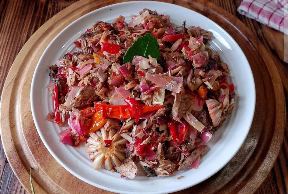 Tongkol Suwir Sambal Kecombrang: Pedas, Gurih, dan Bikin Nagih!