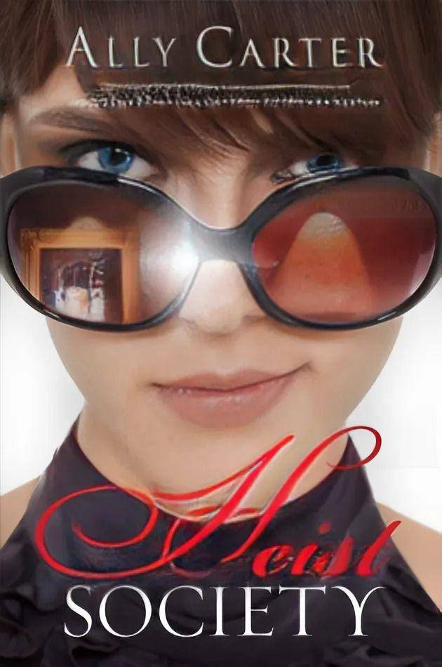Sampul Heist Society (goodreads.com)