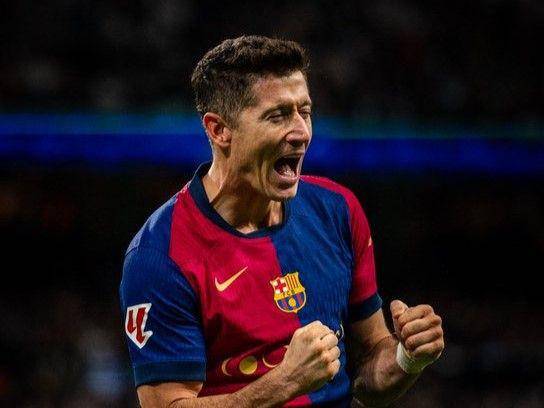 Striker Barcelona, Robert Lewandowski, merayakan gol ke gawang Real Madrid (x.com/FCBarcelona)