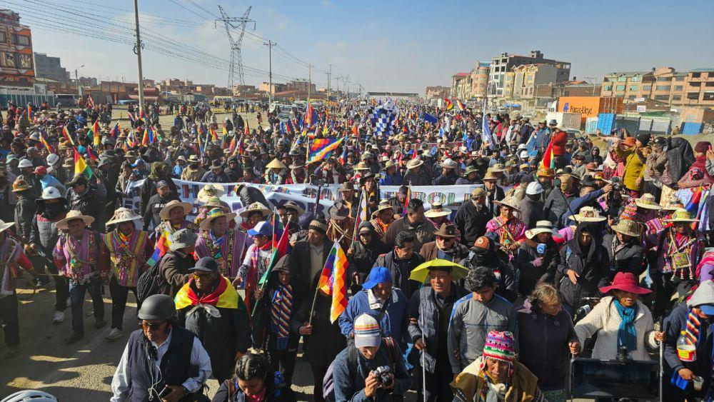 Polisi Bolivia dan Pendukung Evo Morales Terlibat Bentrokan Hebat