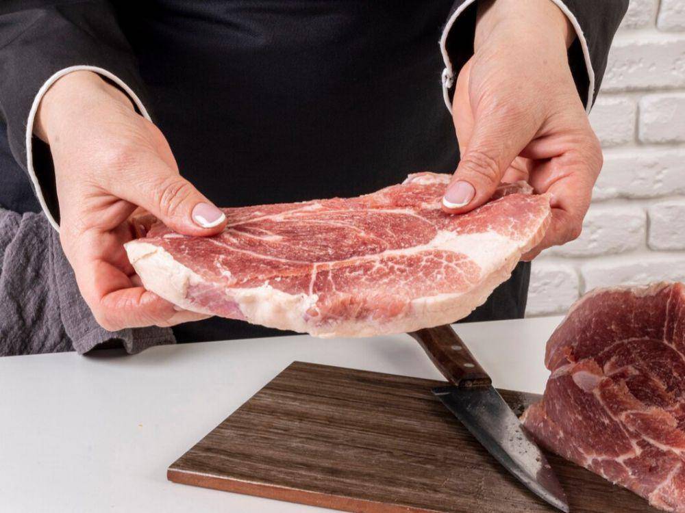 ilustrasi daging mentah (freepik.com/freepik)