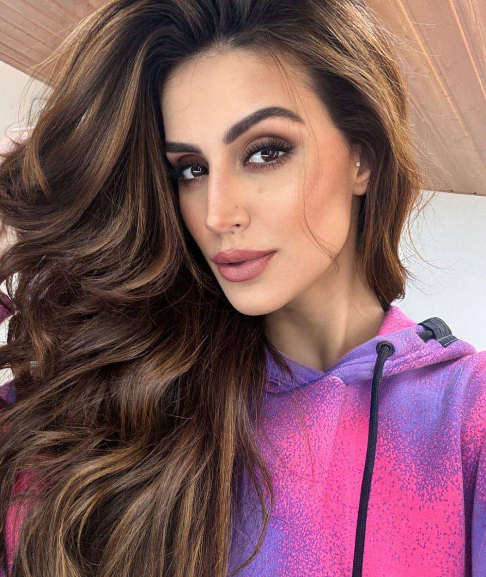 Larissa Bonesi (instagram.com/larissabonesi)