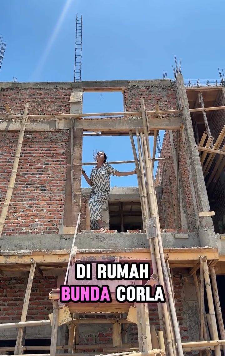 Bunda Corla tinjau rumah baru (Instagram.com/corla__2)