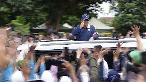 Mengakhiri acara Retreat Kabinet Merah Putih, Presiden RI ke-8 bersama jajaran Menteri dan Wakil Menteri melakukan olahraga bersama di kawasan Akmil Magelang, Jawa Tengah, Minggu (27/10/2024). (Dok. Tim Komunikasi Prabowo)
