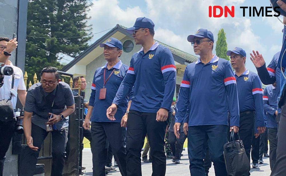Warga Teriaki AHY Usai Keluar dari Akmil Lembah Tidar