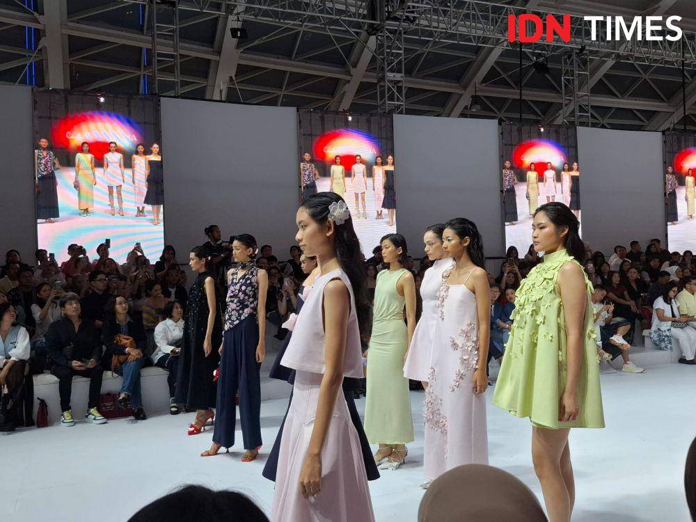 Pond’s Age Miracle ‘Miracle Runway’ di Jakarta Fashion Week 2025 pada Sabtu (26/10/2024). (IDN Times/Adyaning Raras)