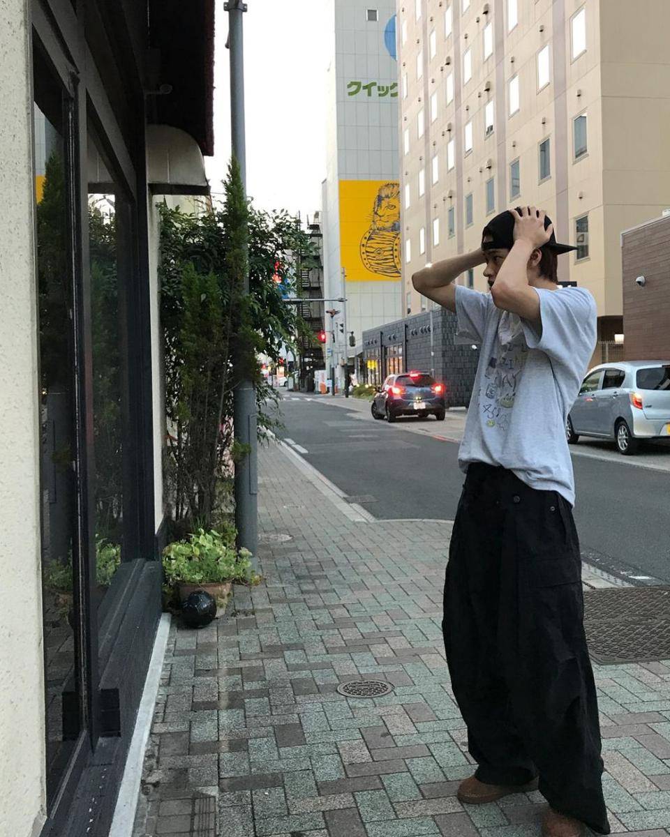 referensi outfit hangout ala Sohee RIIZE (instagram.com/riize_official)