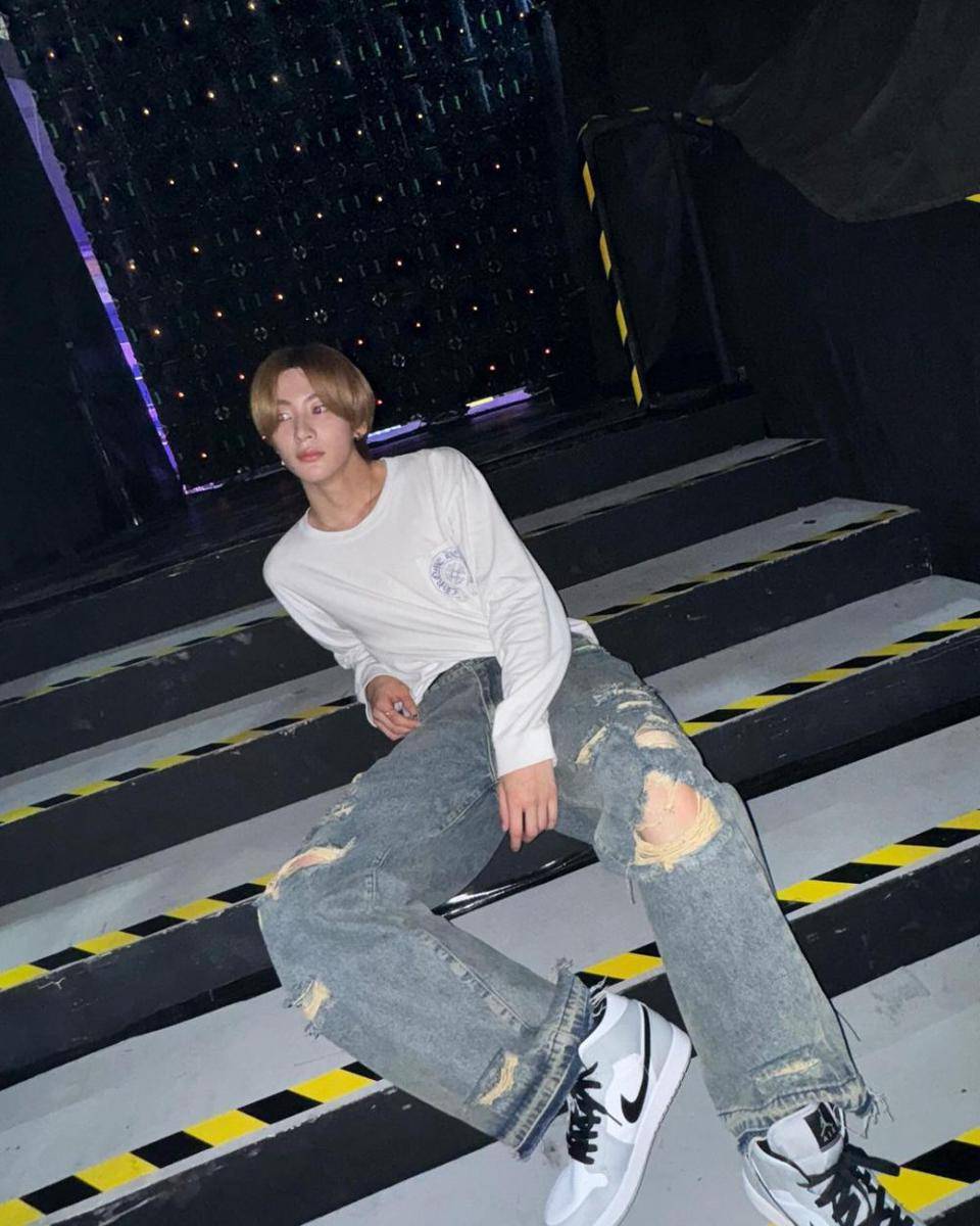 OOTD Kekinian ala Anton RIIZE (instagram.com/riize_official)