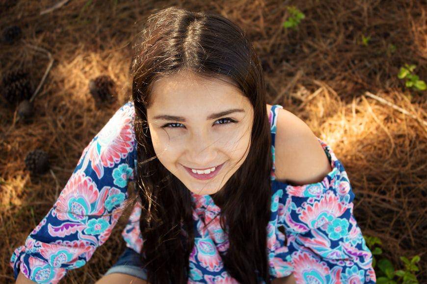 ilustrasi perempuan yang memesona (unsplash.com/Paula Berto)