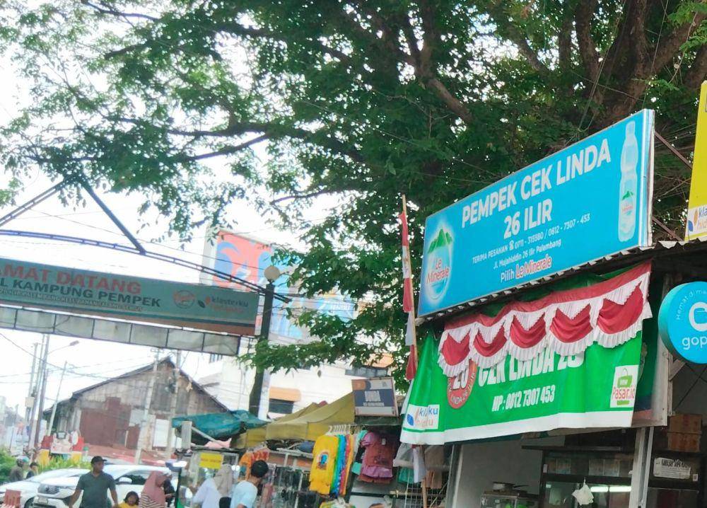 Toko Pempek di 26 Ilir Palembang (IDN Times/Feny Maulia Agustin)