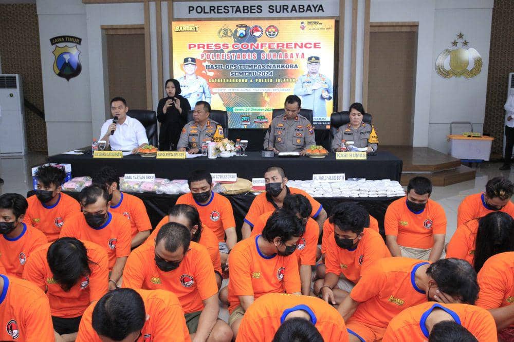 Polrestabes Surabaya Ringkus 83 Tersangka Narkotika, Sita 16 Kg Sabu