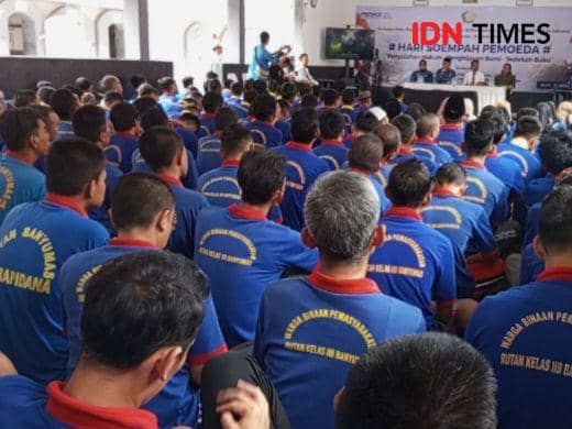 150 warga binaan rutan Banyumas saat menerima penyuluhan hukum oleh Peradi SAI Purwokerto, Senin (28/10/2024).(IDN Times/Cokie Sutrisno)