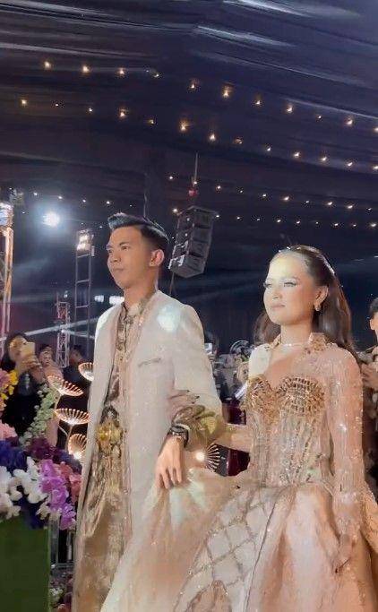 potret resepsi kedua pernikahan Nia LIDA (instagram.com/aveelaofficial)