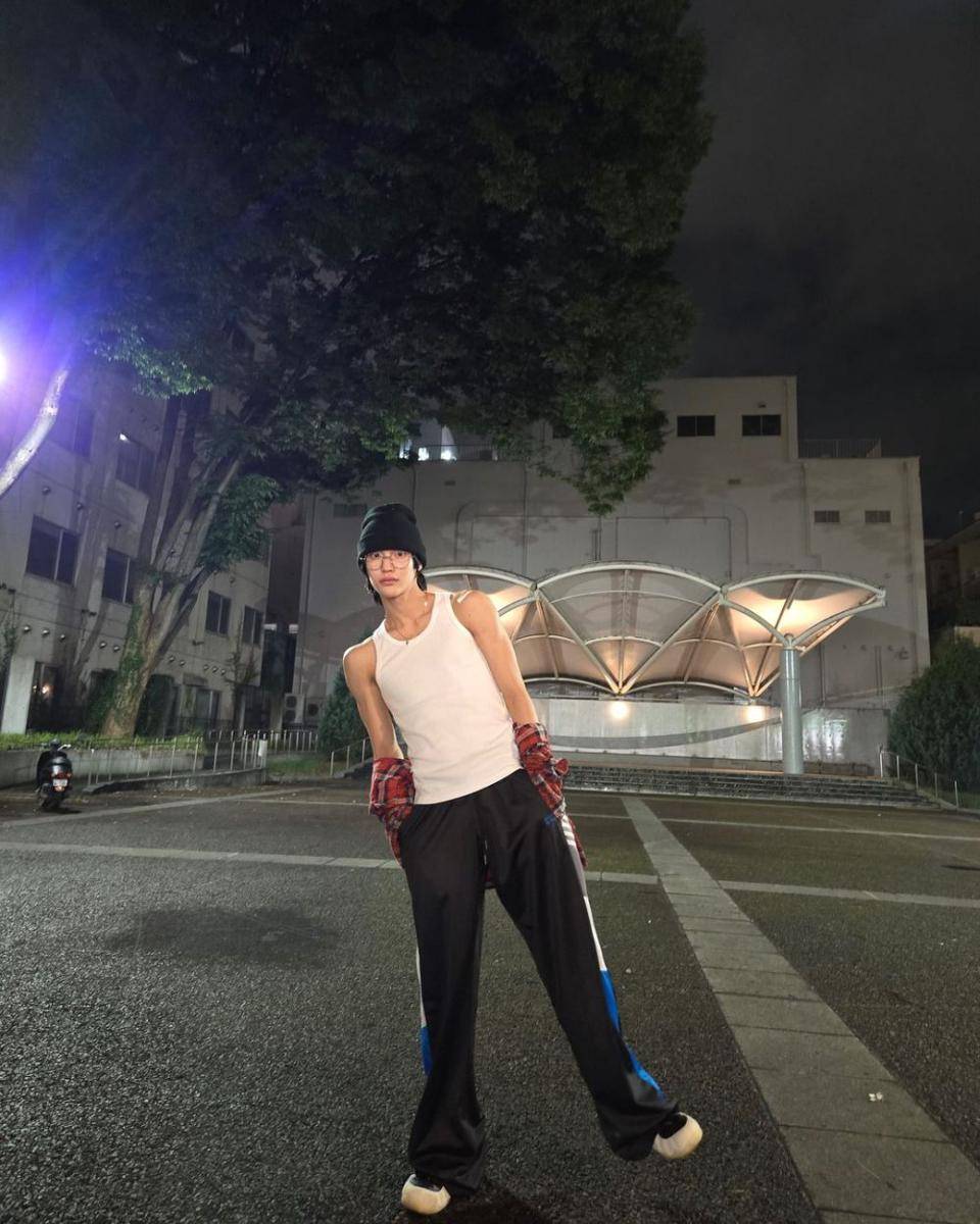 inspirasi outfit street style ala Wonbin RIIZE (instagram.com/riize_official)