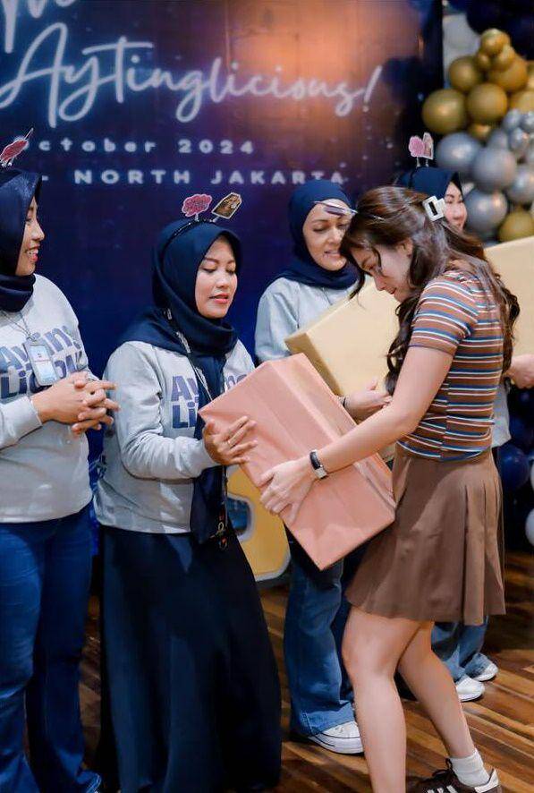 potret Ayu Ting Ting rayakan anniversary fanbase (instagram.com/ayutingting92)