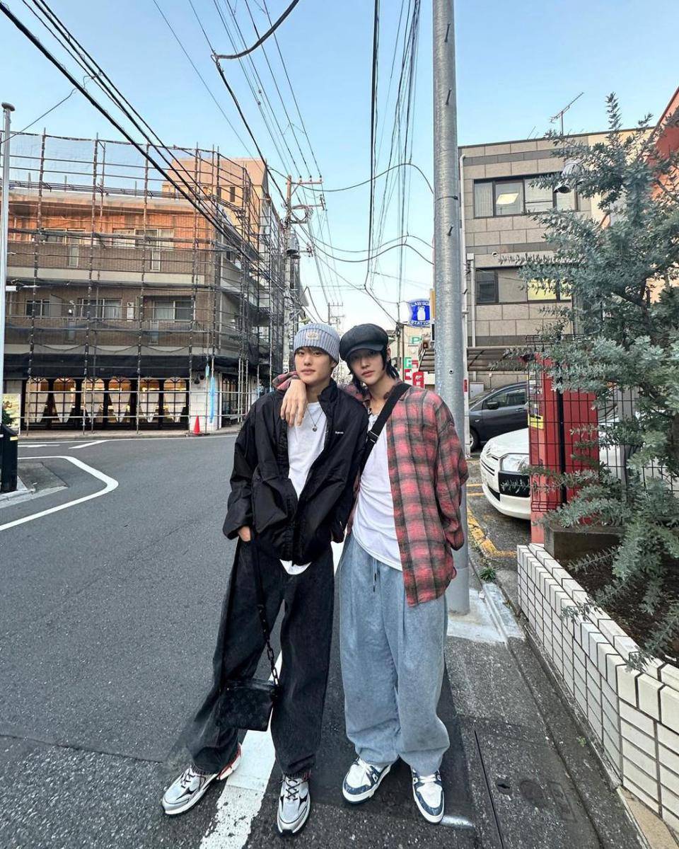 inspirasi outfit street style ala Wonbin RIIZE (instagram.com/riize_official)