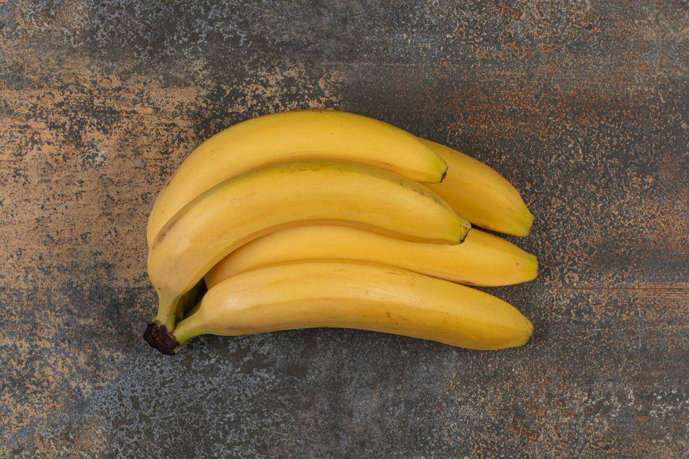ilustrasi bahan membuat puding pisang santan (freepik.com/azerbaijan_stockers)