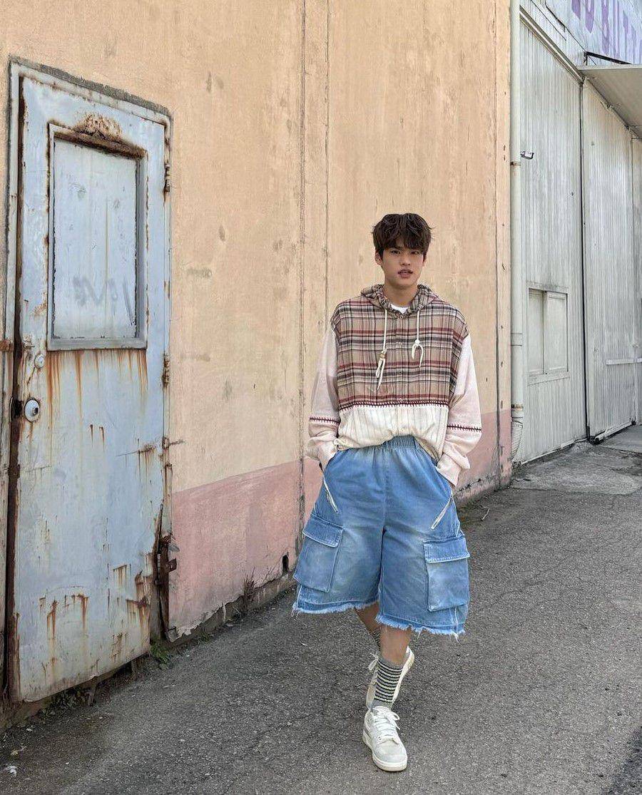 referensi outfit hangout ala Sohee RIIZE (instagram.com/riize_official)