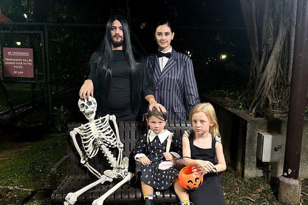 7 Potret Marissa Nasution Rayakan Halloween, Jadi The Addams Family