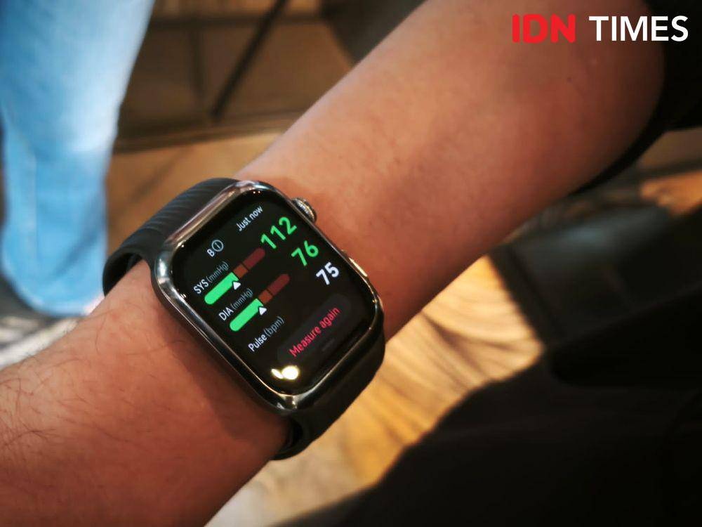 HUAWEI WATCH D2 (IDN Times/Fatkhu Rozi)