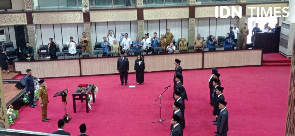 Pelantikan 16 pejabat struktural dan fungsional di lingkungan Pemda Sumsel (IDN Times/Rangga Erfizal)