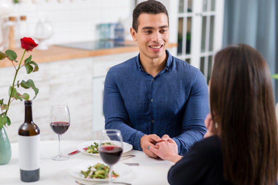 Ilustrasi first date. (freepik.com)