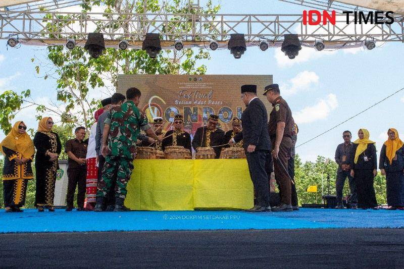 Pembukaan Festival Belian Adat Paser Nondoi Tahun 2024 (IDN Times/Ervan)