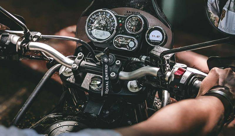 ilustrasi menetralkan gigi motor kopling (pexels.com/Sai Krishna)