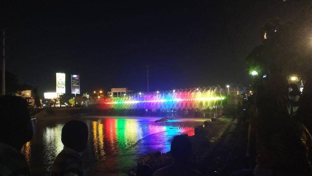 Semarang Bridge Fountain (https://upload.wikimedia.org/)