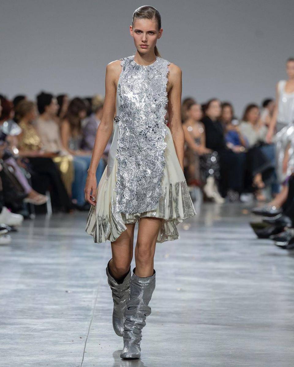 Koleksi SS25 Rabanne di Paris Fashion Week 2024 (instagram.com/rabanne)