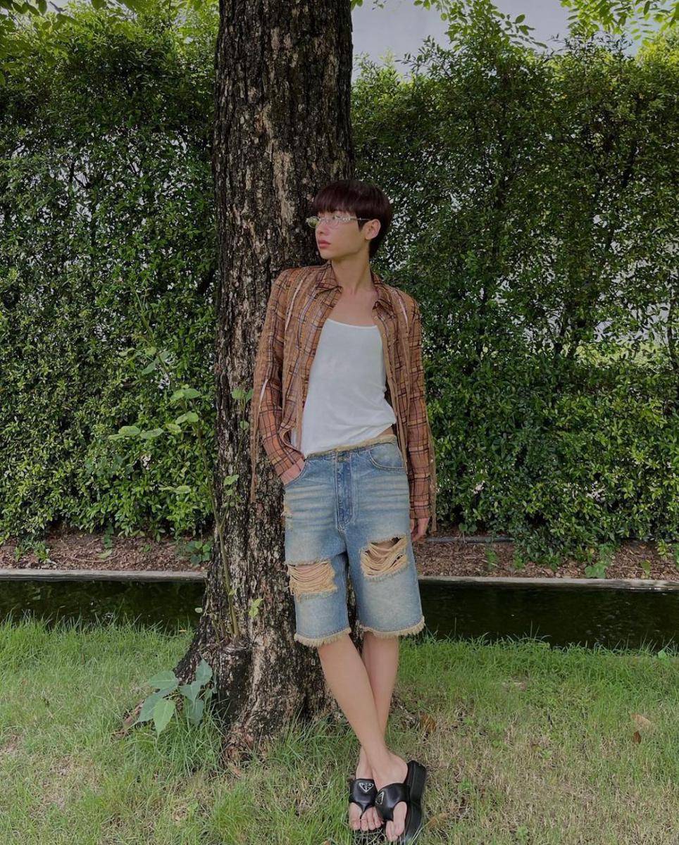 mix and match short pants ala Gun Atthaphan (instagram.com/gun_atthaphan)