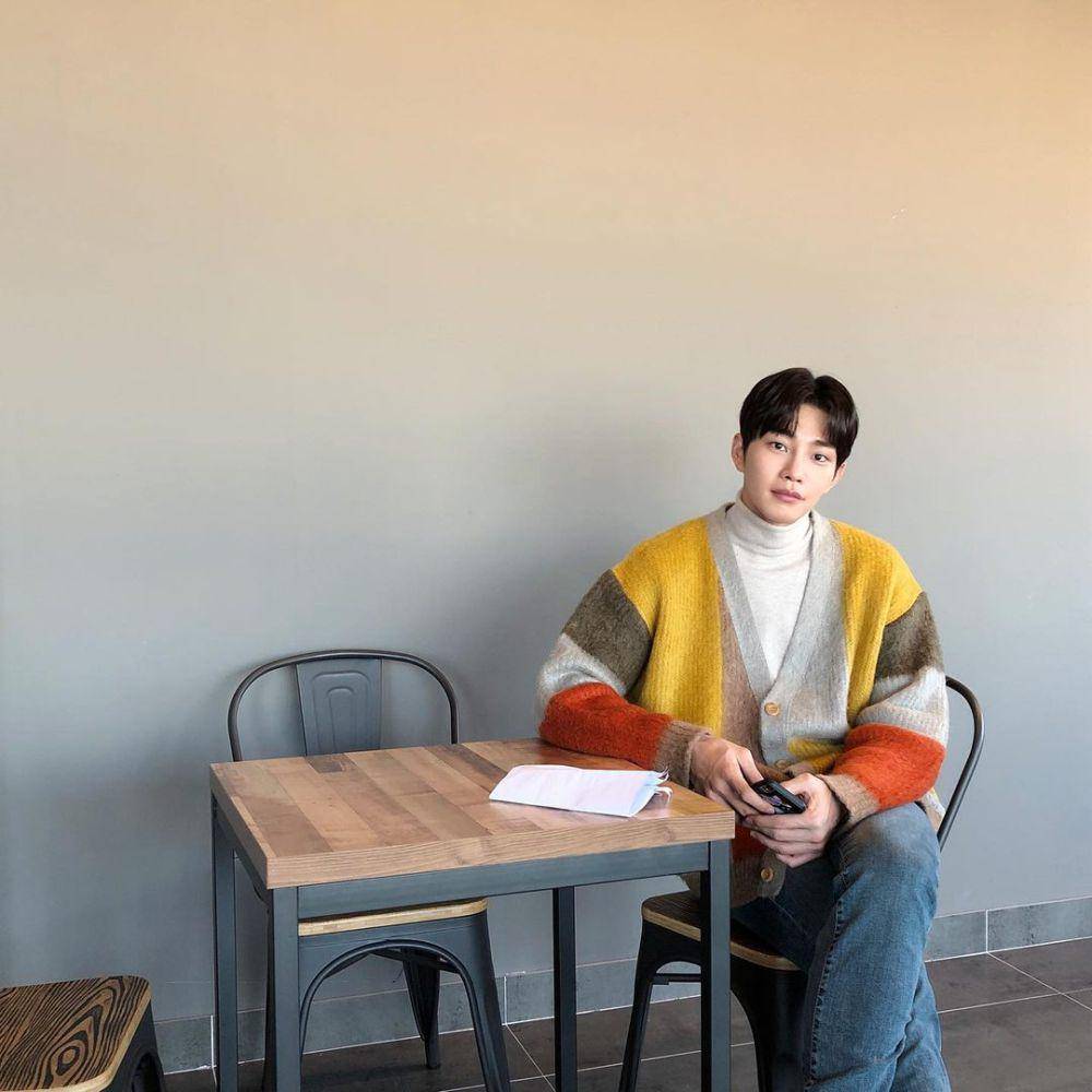 outfit nuansa kalem ala Kim Jae Young (instagram.com/darealkjy)