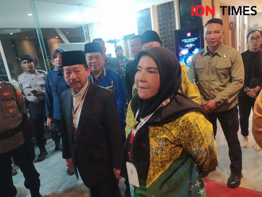 Datang Debat Perdana, Eva-Deddy Disambut Selawat oleh Simpatisan