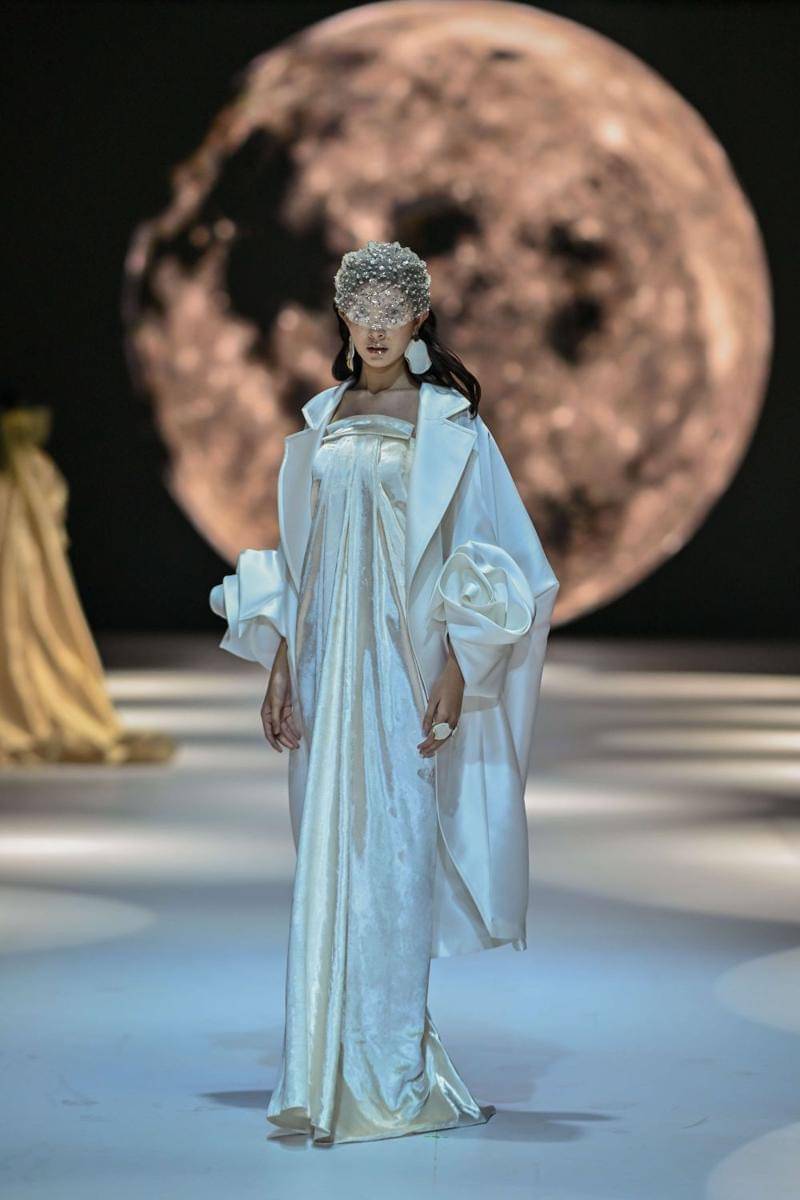 11 Koleksi ERI by Eridani di JFW 2025. 21 Oktober 2024 (dok. Jakarta Fashion Week/Dandy Hendrata)