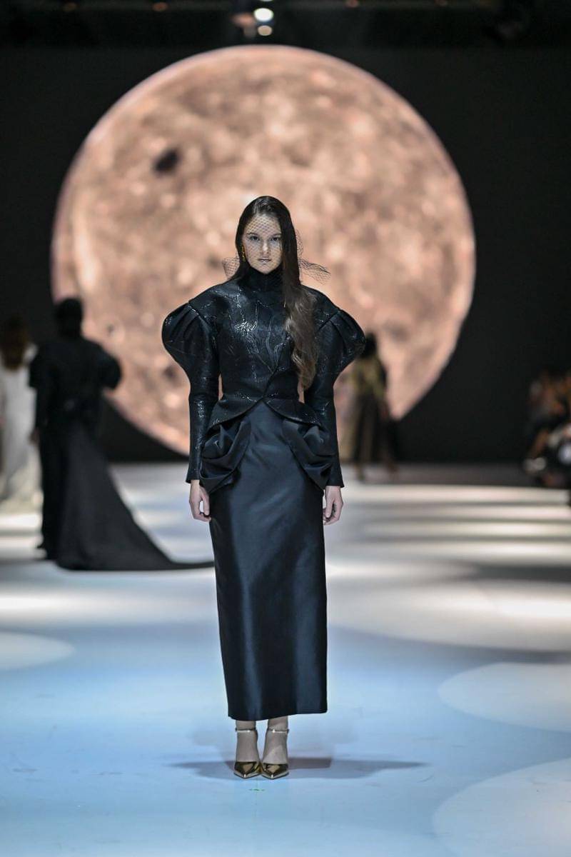 11 Koleksi ERI by Eridani di JFW 2025. 21 Oktober 2024 (dok. Jakarta Fashion Week/Dandy Hendrata)