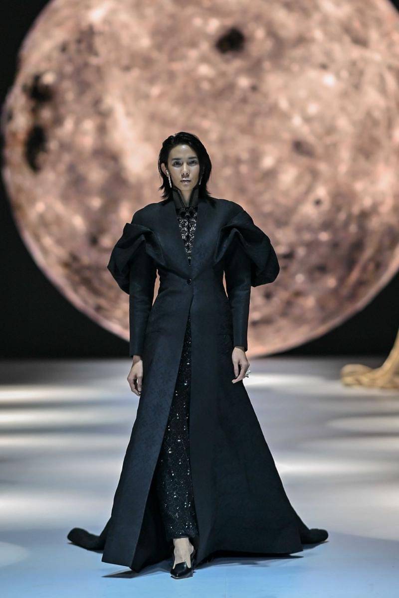 11 Koleksi ERI by Eridani di JFW 2025. 21 Oktober 2024 (dok. Jakarta Fashion Week/Dandy Hendrata)