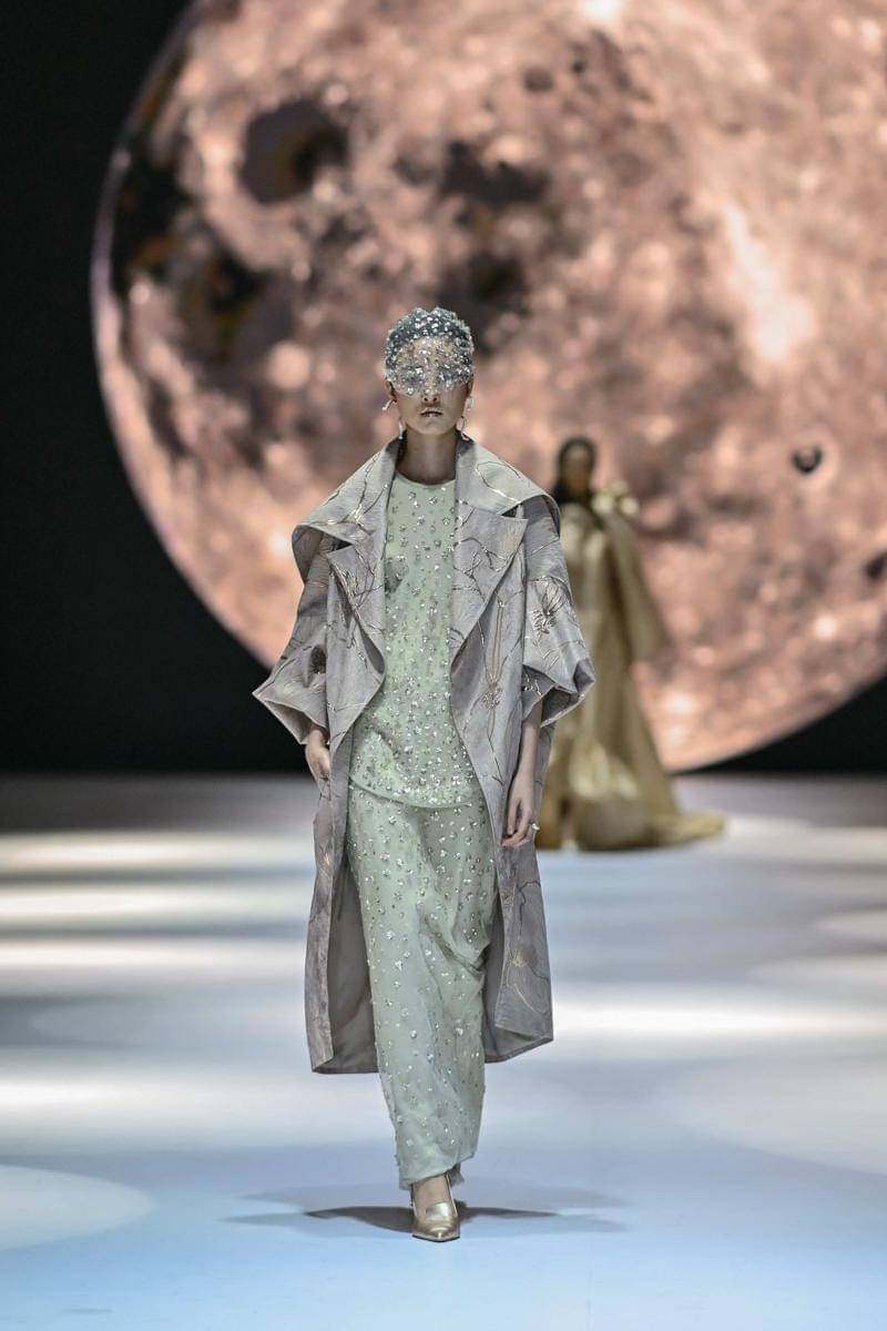 11 Koleksi ERI by Eridani di JFW 2025. 21 Oktober 2024 (dok. Jakarta Fashion Week/Dandy Hendrata)