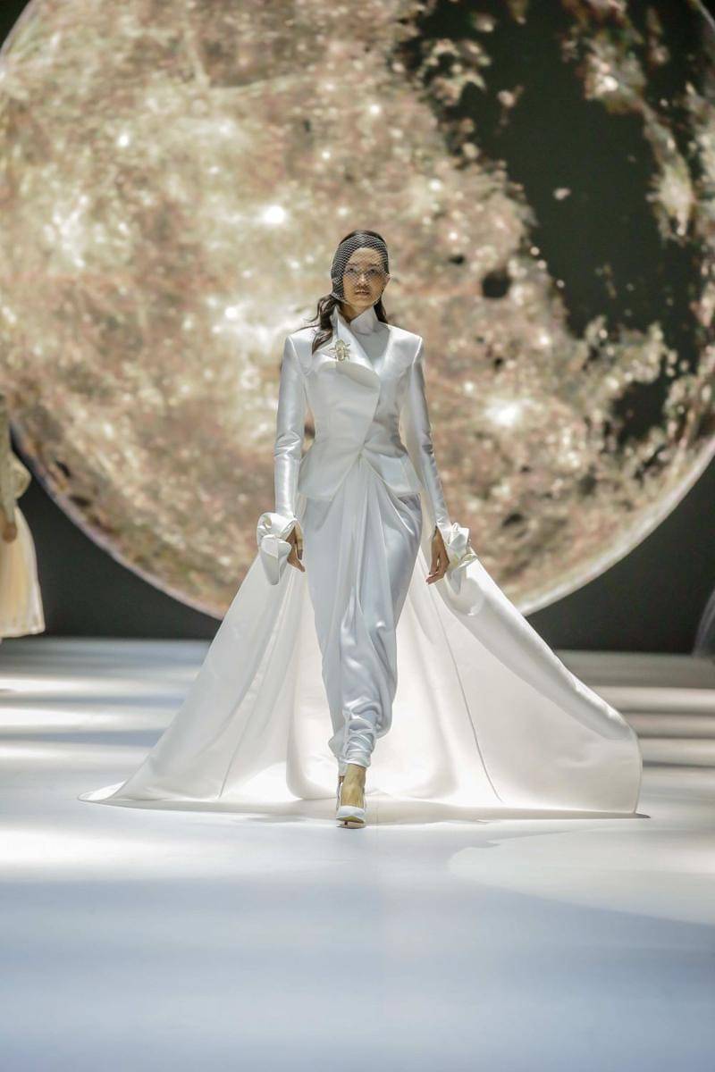 11 Koleksi ERI by Eridani di JFW 2025. 21 Oktober 2024 (dok. Jakarta Fashion Week/Dandy Hendrata)