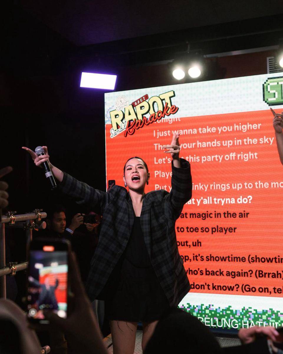 potret Raisa Andriana ajak fans karaokean (instagram.com/raisa6690)